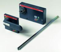 ABB 1SDA054931R1 Рукоятка поворотная на дверцу RHE_B T4-T5 F/P (только основание для стац. и втычн. выключателей)