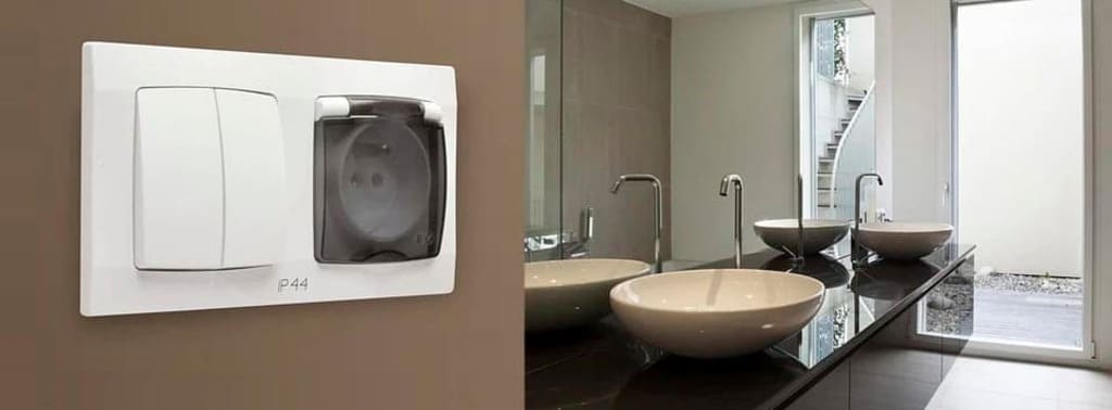 Влагозащищенная розетка