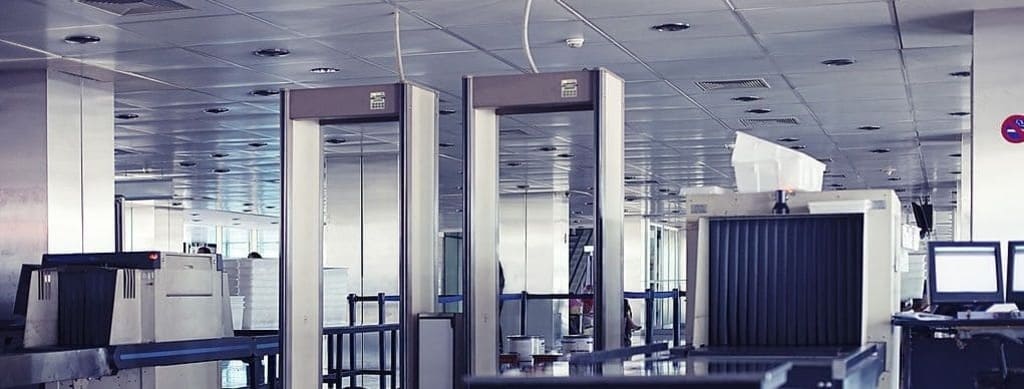 арочный металлодетектор